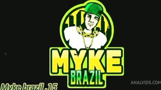 Alice Drummond e uma acompanhante de luxo ela atende muito bem ela adora sexo anal