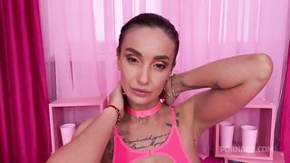 Wife deepthroats and offers to fuck her ass