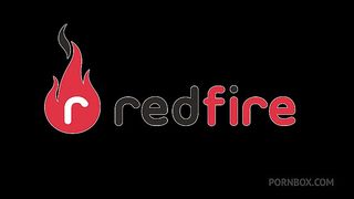 Orgia com as duas gostosas do porno