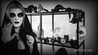 Dredda's sexy horror museun. Part 2 - The nameless girl who loves anal