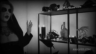 Dredda's sexy horror museun. Part 2 - The nameless girl who loves anal