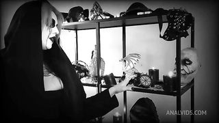 Dredda's sexy horror museun. Part 2 - The nameless girl who loves anal