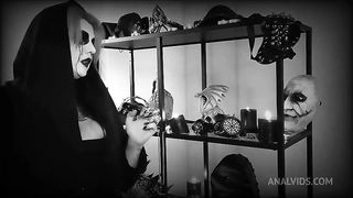 Dredda's sexy horror museun. Part 2 - The nameless girl who loves anal