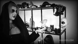 Dredda's sexy horror museun. Part 2 - The nameless girl who loves anal