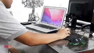 IT technician puts a stick in the client's pussy.