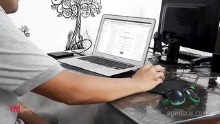 IT technician puts a stick in the client's pussy.
