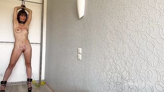 Lety Howl wrists tight, he makes my ass blush, fucks my slutty mouth, puts his penis in my ass and ends up cumming on my tits