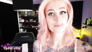 Suck on my toes, cum on my asshole