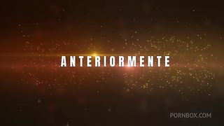 Com um Drink (Parte 2) - Essa cavala deixa rola pulsando com sua rebolada e depois faz um delicioso boquete.