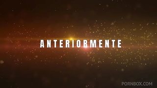 Com um Drink (Parte 2) - Essa cavala deixa rola pulsando com sua rebolada e depois faz um delicioso boquete.