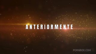 Com um Drink (Parte 2) - Essa cavala deixa rola pulsando com sua rebolada e depois faz um delicioso boquete.