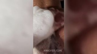 Banho de espuma e porra na bucetinha da morena