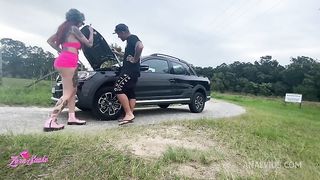 O mecanico que cobrou minha bucetinha pra arrumar o carro - o safado so socou a pistola em mim