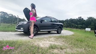 O mecanico que cobrou minha bucetinha pra arrumar o carro - o safado so socou a pistola em mim