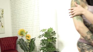 Nina Lins dando para uma trans pauzuda