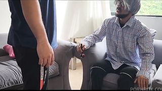 Padrastro paga el arriendo con el culo de su hijastra