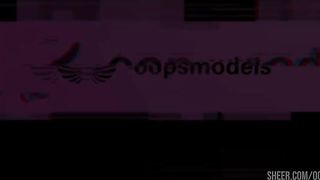 Threesome Anal with Milf Mia Capri and stepdoghter Margo von Teese