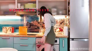 Threesome Anal with Milf Mia Capri and stepdoghter Margo von Teese