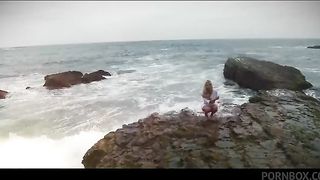 Scarlet Red Is Fingering and Masturbate Herself Until Cums