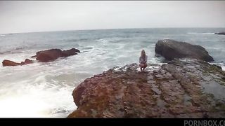 Scarlet Red Is Fingering and Masturbate Herself Until Cums