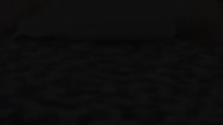 com tesao se masturbando com travesseiro