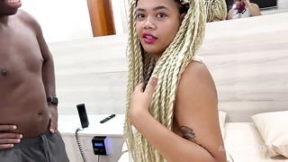 Primeira vez no porno da safada Lilith ganhando muita pica e apanhando muito na cara e na bunda