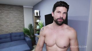 Eating her own anal creampie