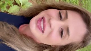 Na fazendinha da loira gostosa ela procura por cobra que solta leite! E achou, viu? (VIDEO COMPLETO)