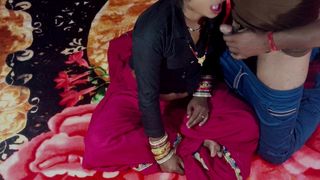 4K On the night of Diwali, the neighboring sister-in-law was caught in the talk and tore the hole in the ass.