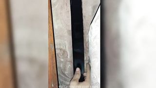 A la hijastra colegiala sumisa le dan por el culo por primera vez le gusta la verga de su padrastro maduro