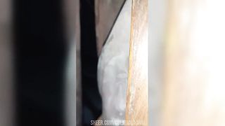 A la hijastra colegiala sumisa le dan por el culo por primera vez le gusta la verga de su padrastro maduro