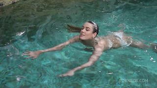 Petite Girl Show off 69 in Intense Lesbian Fuck