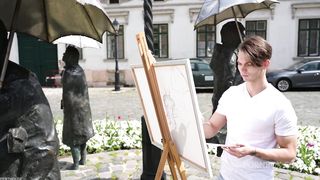 SARA DIAMANTE SHOWS OFF HER ASS-ETS