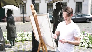 SARA DIAMANTE SHOWS OFF HER ASS-ETS