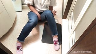 おか◯さんにバレないようにこそこそディルド使ってオナニーする変態女子◯生。