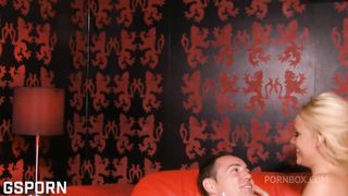 HOT NIGHT FUCKING A SEXY BLONDE MILF IN THE DISCO PUB