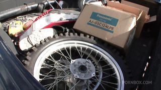 TIA CYRUS LETS HER STUD SHAVE HER PUSSY BEFORE THEY BONE