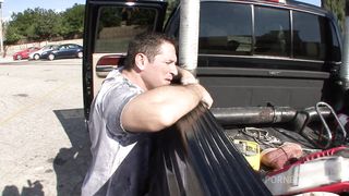 TIA CYRUS LETS HER STUD SHAVE HER PUSSY BEFORE THEY BONE