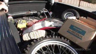 TIA CYRUS LETS HER STUD SHAVE HER PUSSY BEFORE THEY BONE