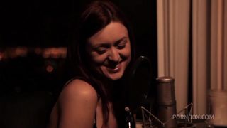 ALYSSA REECE AND JESSICA BANGKOK LICK PUSSY ON THE LIVING ROOM FLOOR