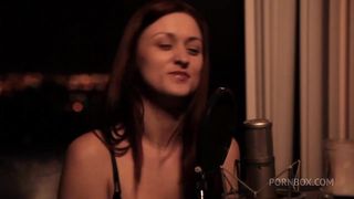 ALYSSA REECE AND JESSICA BANGKOK LICK PUSSY ON THE LIVING ROOM FLOOR