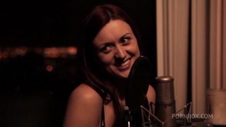 ALYSSA REECE AND JESSICA BANGKOK LICK PUSSY ON THE LIVING ROOM FLOOR