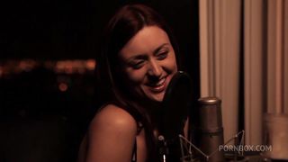 ALYSSA REECE AND JESSICA BANGKOK LICK PUSSY ON THE LIVING ROOM FLOOR